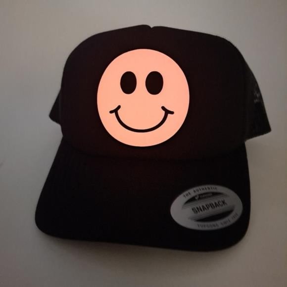 Smiley Face Glow in the Dark Pink Foam Trucker Mesh Snapback Cap Hat Black Rave - Picture 3 of 5